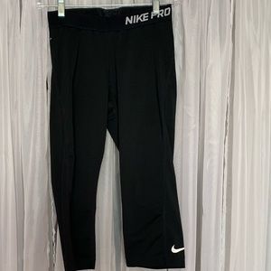 Cropped Nike workout pants